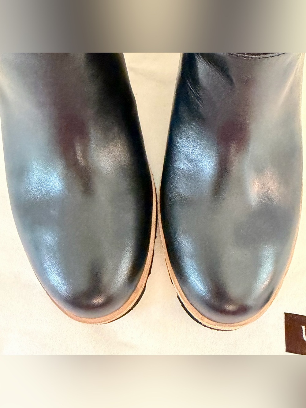 UGG Amal Black Leather Hidden Wedge Ankle Boots Women’s 7 NIB + Dust Bag - Picture 8 of 10